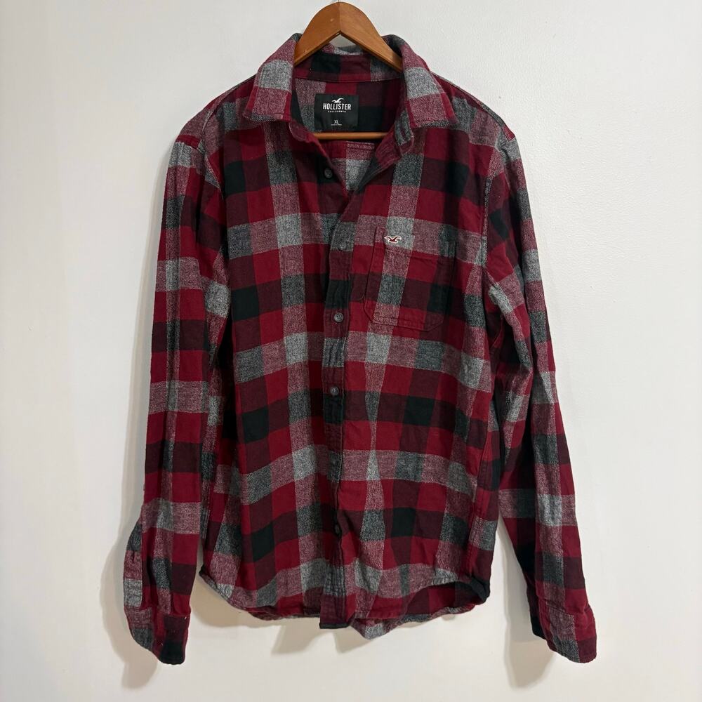 Hollister Men's XL Red Plaid Flannel Casual Button Down